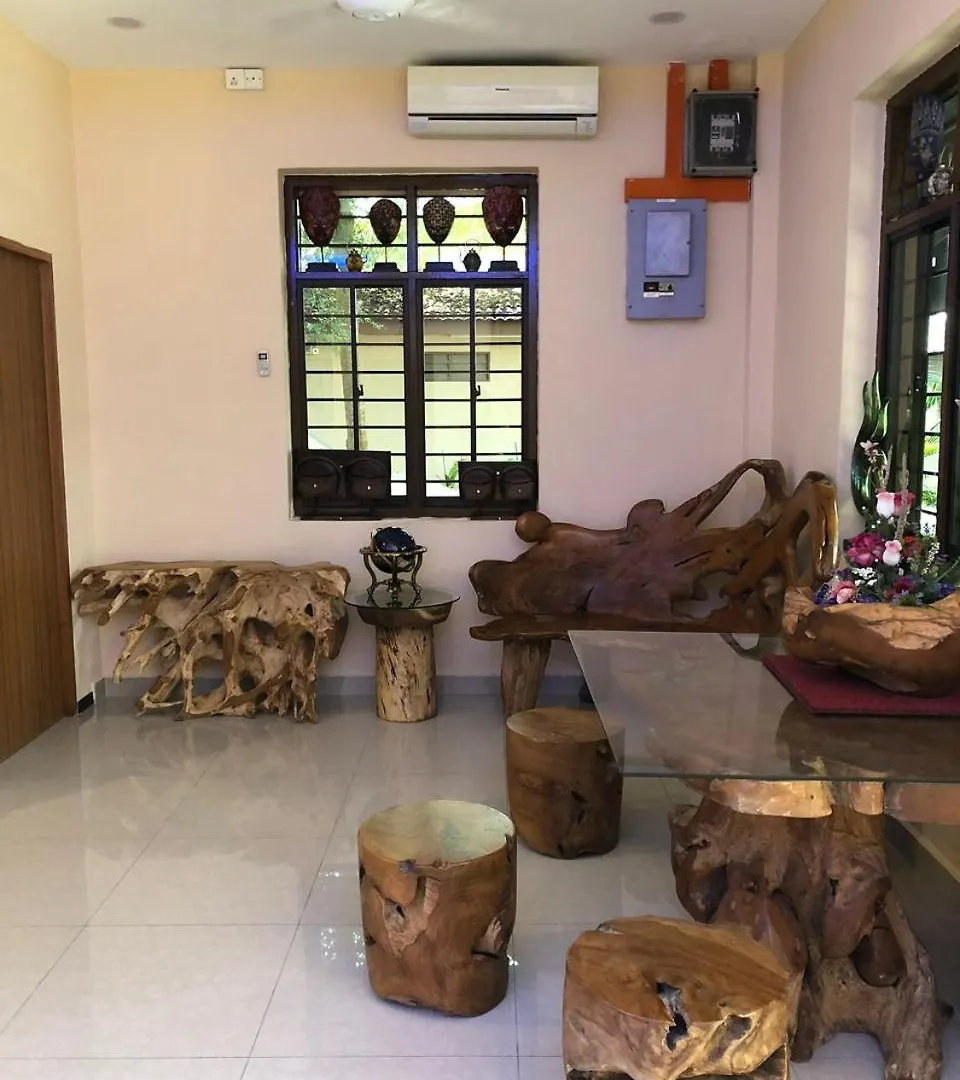 De Village Lodge Balik Pulau Homestay